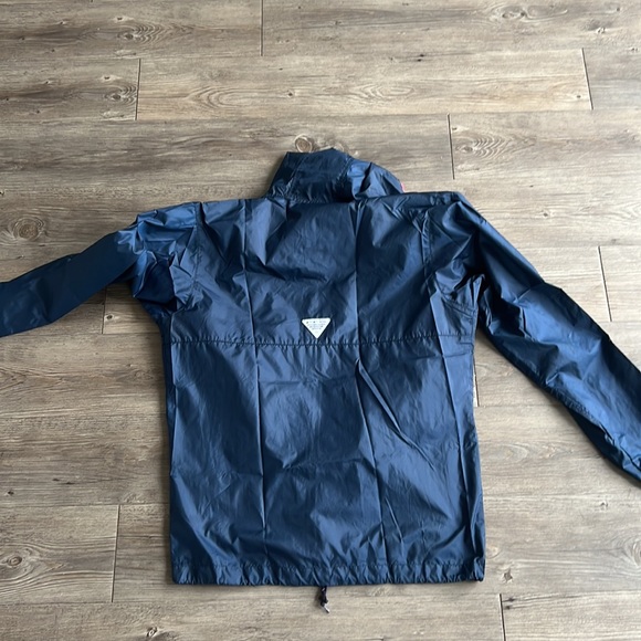 Columbia PFG Jacket - Rarely worn - Picture 3 of 3